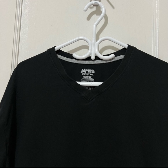 Mountain Ridge Black V-Neck T-Shirt - Picture 3 of 5